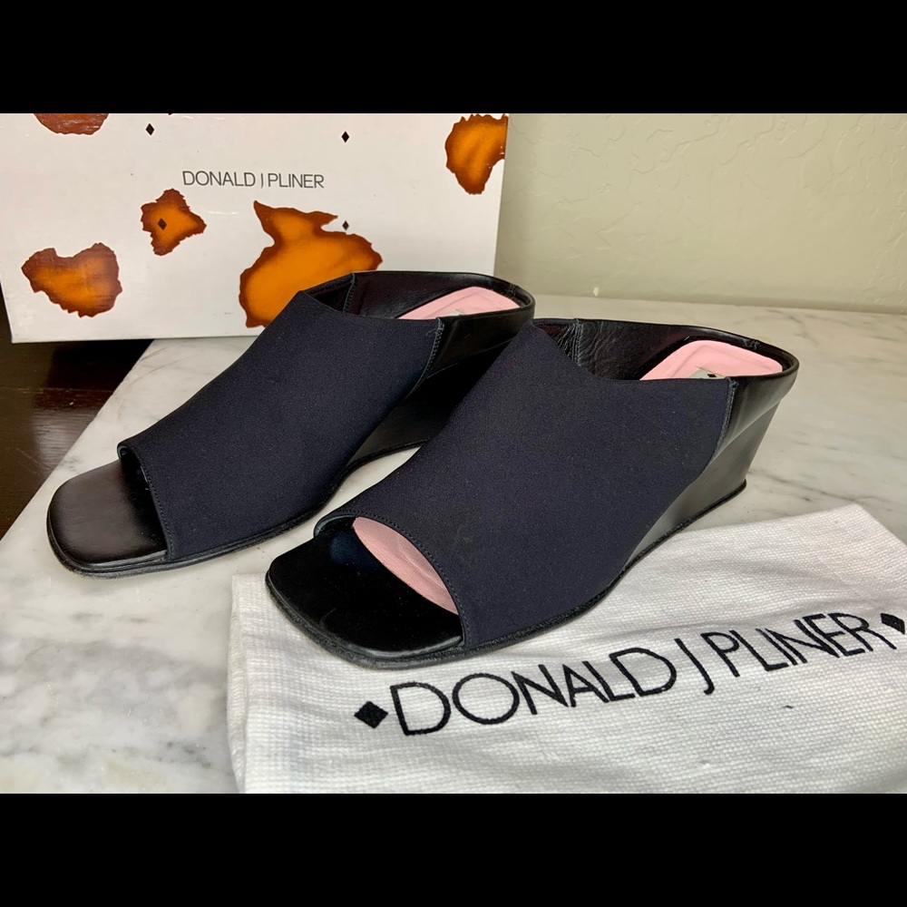 Donald Pliner - Queen Black - Size 7.5